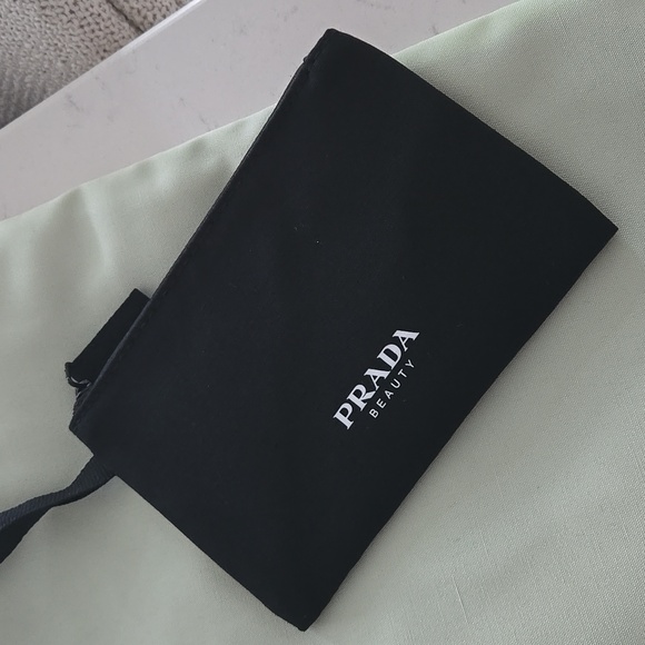 Brand New PRADA TOTE & POUCH never used Prada reversible tote bag Prada beauty - Picture 3 of 5